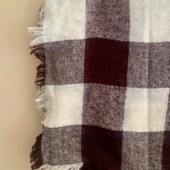 HOST PICK! Aerie blanket scarf - Picture 3 of 4